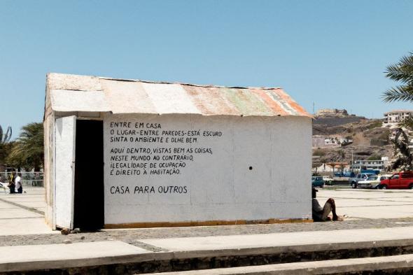 Casa para outros (instalação Ocupações) | 2013 | Diogo Bento (courtesy of the artist)