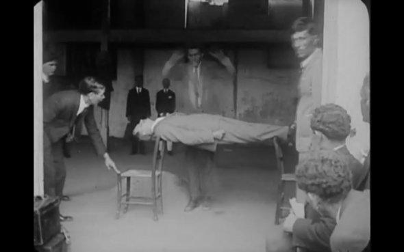 As curas espirituais do professor Mozart (1924) 