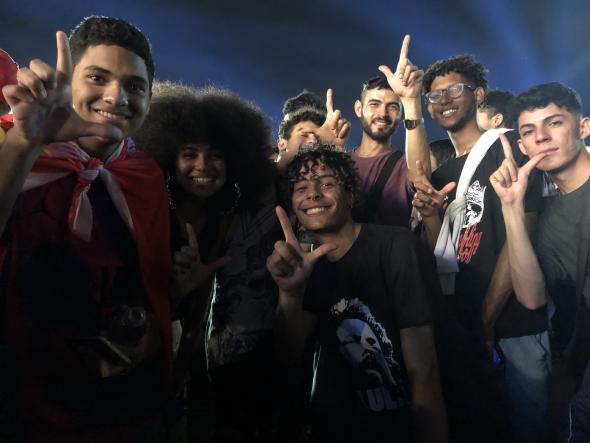 Jovens durante os concertos da noite 'Brasil Futuro', em Brasília. 