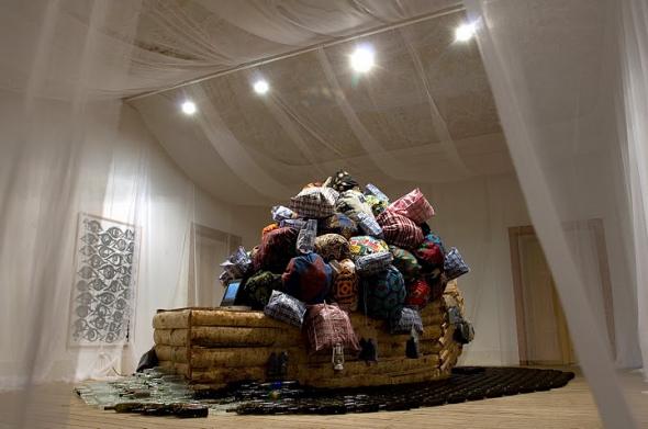 Barthélémy Toguo, Road for Exile, 2009, foto Fernando Piçarra