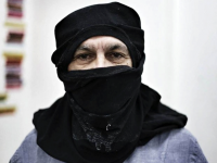 O  que não se resume à face fria da “massa”
