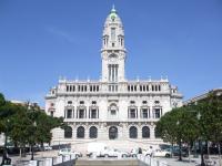Pôr pedras nos assuntos: a Câmara do Porto e o monumento ao “Ultramar”