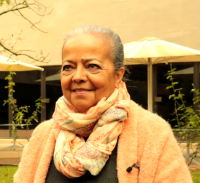 “Só consigo escrever quando me relaciono com uma alma angolana”, entrevista a Ana Paula Tavares