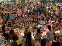 Tradidanças, na serra, entre bailes e cantos, poços e florestas