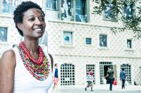 Problematizar a configuração da cidade que reproduz as práticas coloniais. Beatriz Gomes Dias 
